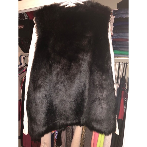 Black Fur Vest - Picture 2 of 2